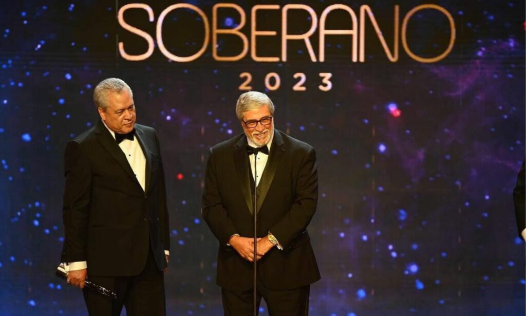 j&n-reciben-premio-soberano